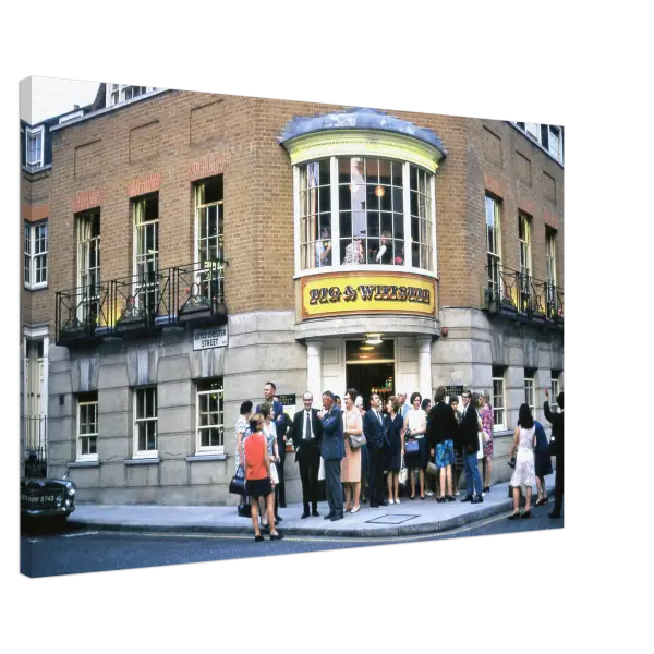 Pig & Whistle pub Little Chester Street London 1969